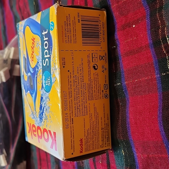 KODAK Sport Single Use Underwater Camera - Picture 2 of 5